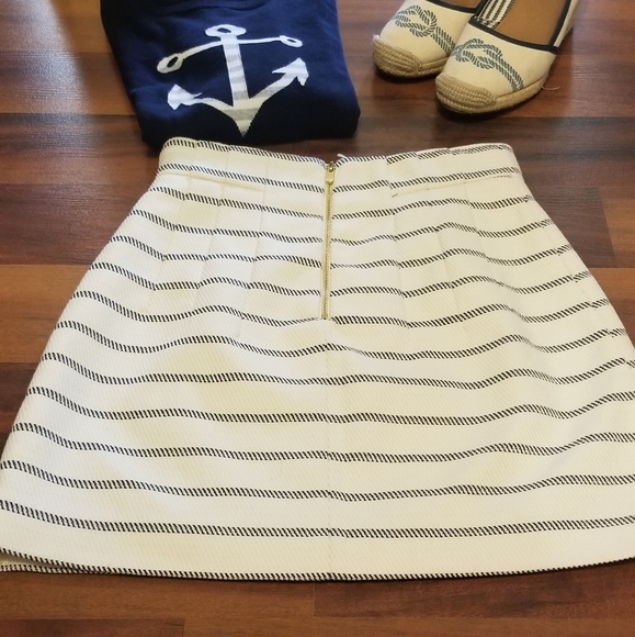 H&M Dresses & Skirts - H&M NWT white & striped nautical skirt w/gold zip